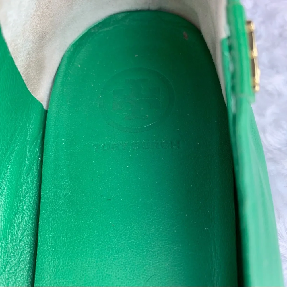 Tory Burch Green Leather Ballet Flats with Gold Logo - Picture 6 of 7